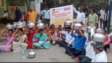 Photo of जिल्हा परिषदेवर वडखा येथील महिलांचा हंडा मोर्चा 