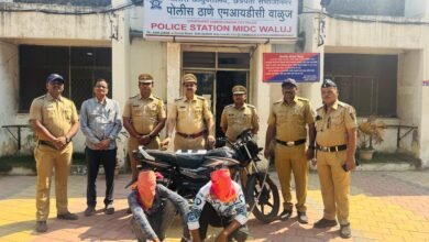 Photo of जबरीने मोबाईल हिसकवानारे 02 आरोपीतांना MIDC वाळुज पोलीसांनी केली अटक