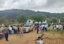 Photo of तिसगाव खावड्यात महापालिकेच्या पथकास नागरिकांचा विरोध; वाढता तणाव पाहता पथकाला माघार घेण्यास भाग पाडले